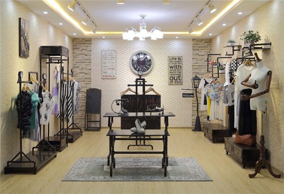 婉洋成功案例-服飾展示架