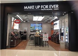 某大型商場化妝品店鐵藝展架案例