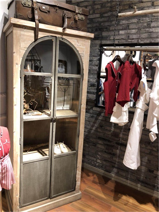 復(fù)古服裝展示道具定制