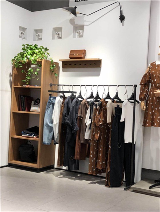 鐵藝服裝道具定制廠家