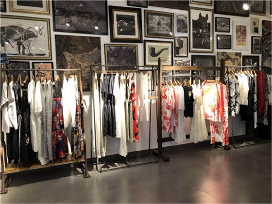 復(fù)古鐵木組合道具廠家