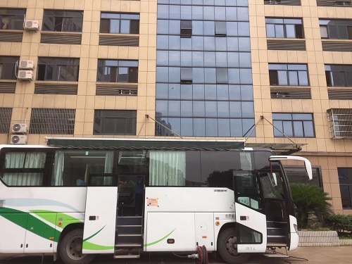 關(guān)愛(ài)職工 鐵藝廠(chǎng)家婉洋工藝組織職工進(jìn)行體檢