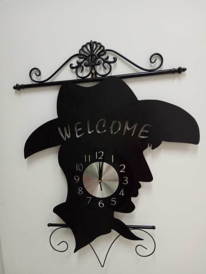 創(chuàng)意鐵藝鐘表