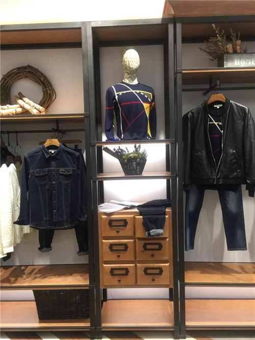 服裝陳列架廠家