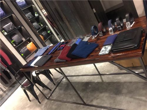 服裝展示架批發(fā)