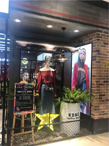 鐵藝服裝展示道具定制