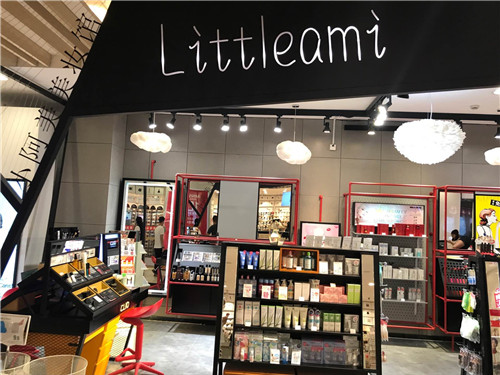 littleami小阿美美妝店鐵藝展示柜定制案例