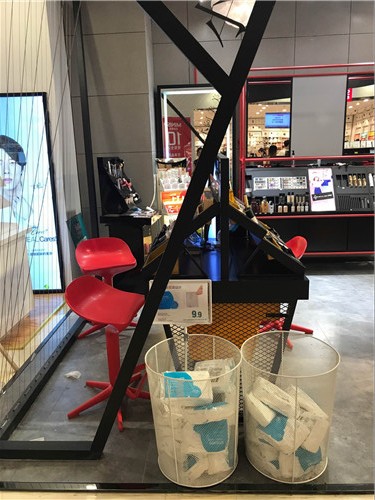 鐵藝展示柜定制廠家