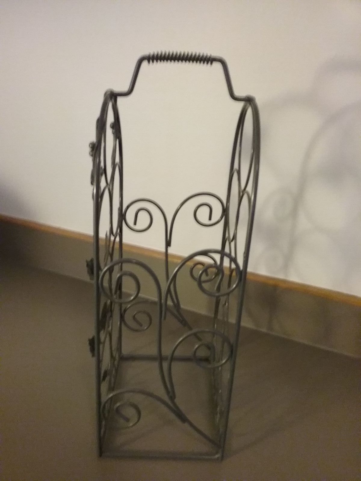 鐵藝創(chuàng)意酒架廠家